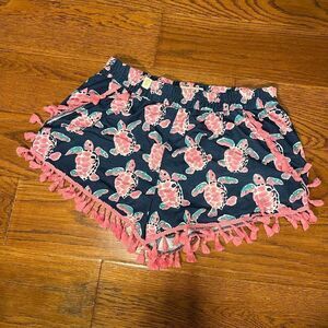 Beautiful Simply Southern size S/M turtle print tassel shorts